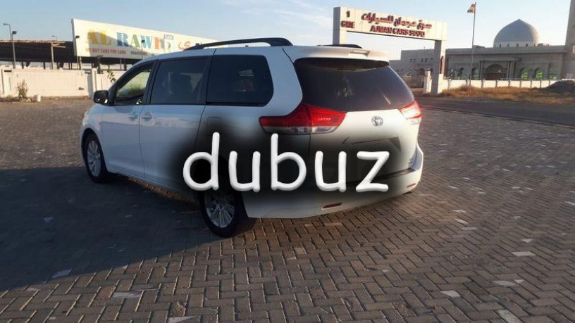2014-toyota-sienna-big-6