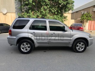  2006 Ford Escape 4x4. Very clean. GCC. DV Navigation. RTA passed. Call Show Phone Number.Watsp Show Phone Number 