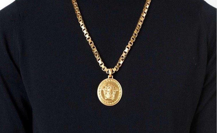 versace-medusa-pendant-necklace-big-1