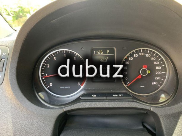 vw-polo-sedan-16l-big-0