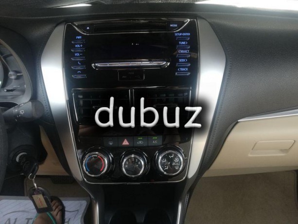 toyota-yaris-13l-se-big-5