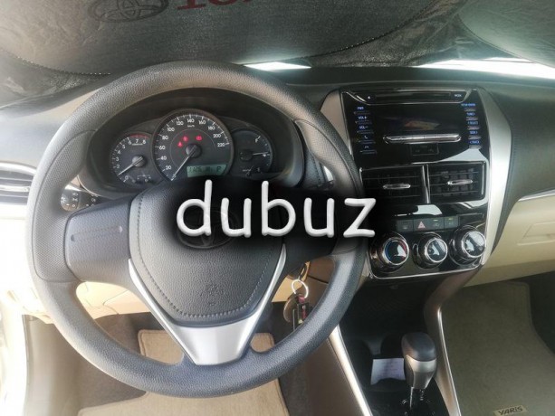 toyota-yaris-13l-se-big-3