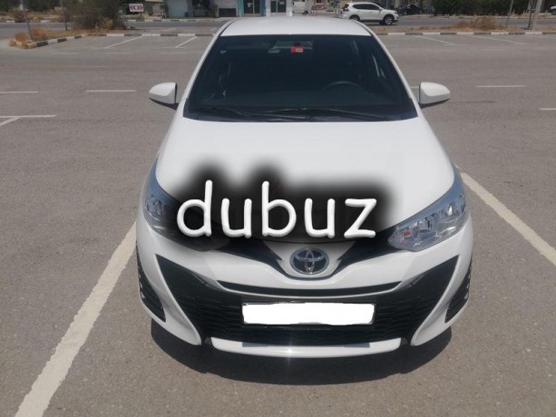 toyota-yaris-13l-se-big-1