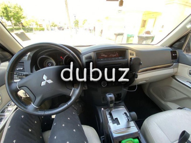 mitsubishi-pajero-35l-gls-gold-big-12