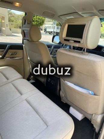 mitsubishi-pajero-35l-gls-gold-big-9