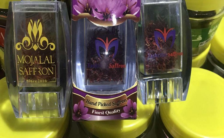 all-kinds-of-perfumes-inscense-oud-saffron-mukhalat-and-oud-oils-and-french-oils-big-2