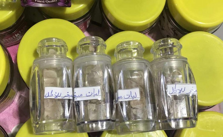 all-kinds-of-perfumes-inscense-oud-saffron-mukhalat-and-oud-oils-and-french-oils-big-0