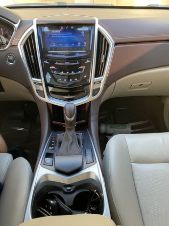 lady-driven-srx-very-low-mileage-big-1