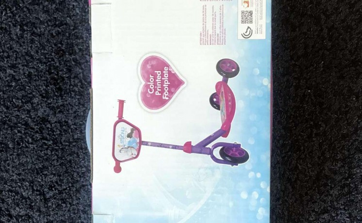 scooter-new-three-wheels-scooter-with-the-box-never-used-big-1