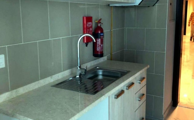 unfurnished-apartment-in-dubai-for-rent-big-4