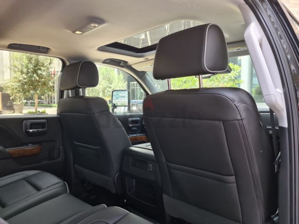silverado-high-country-4wd-black-edition-fully-loaded-under-warranty-big-8
