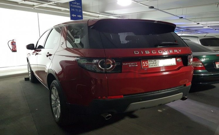land-rover-discovery-sport-se-2016-gcc-spec-full-service-history-under-premier-motors-warranty-big-2