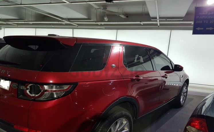 land-rover-discovery-sport-se-2016-gcc-spec-full-service-history-under-premier-motors-warranty-big-0
