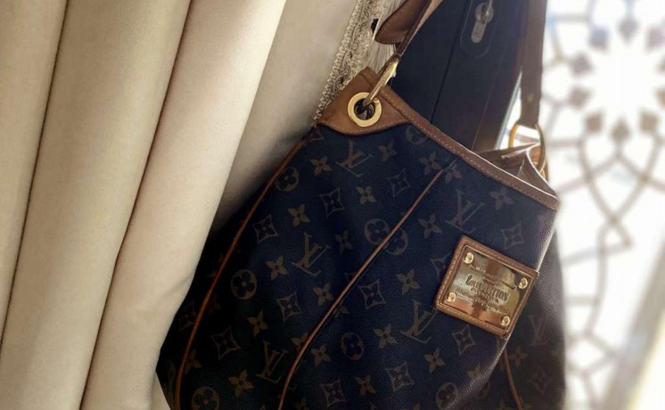 a-used-hand-bags-is-up-for-sale-big-0