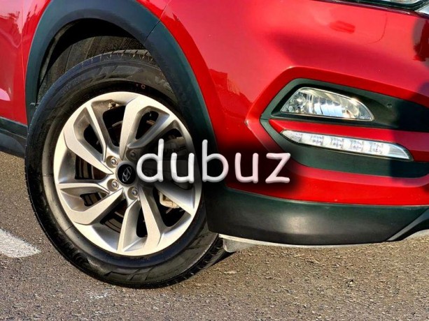 only-785m-hyundai-tucson-2017-gcc-mid-option-100-bank-finance-compact-suv-show-phone-number-big-0
