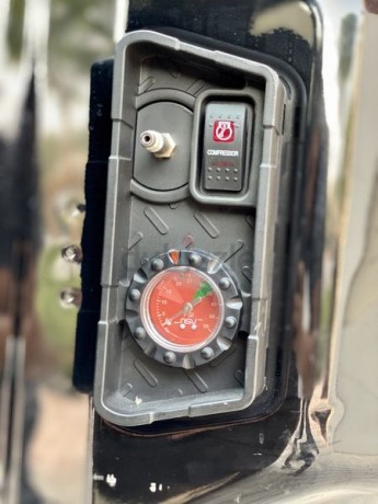 jeep-black-mountain-under-warranty-full-serveris-history-big-0