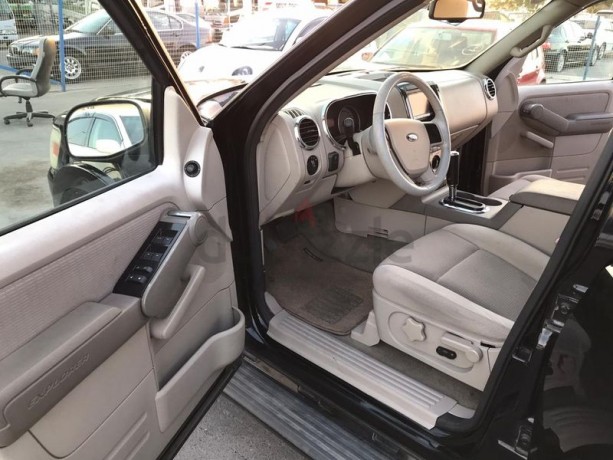 low-mileage-clean-ford-explorer-v6-20062008fresh-japan-imported-big-8