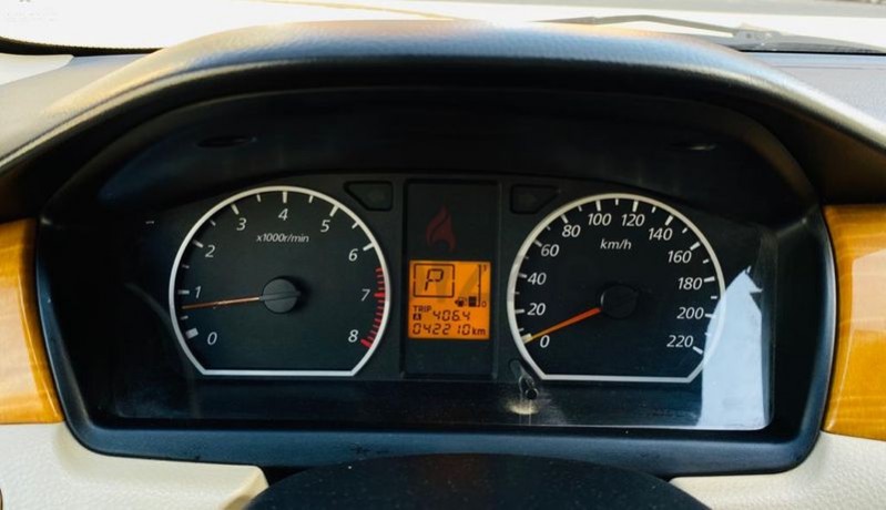 brand-new-condition-mitsubishi-lancer-glx-2011-white-gcc-specs-very-less-km-in-excellent-condition-big-17