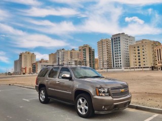  CHEVROLET TAHOE 5.3 V8 4WD 8-SEATER MODEL 2014 GCC SPECS FULL OPTION CAMERA SUNROOF 