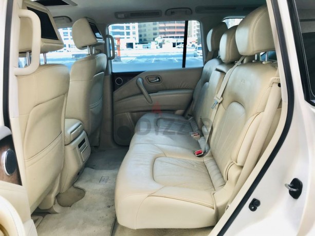 original-paint-infiniti-qx80-56-v8-4wd-model-2014-gcc-specs-top-range-360-camera-radar-sunroof-big-13