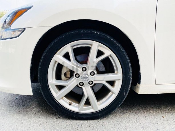 nissan-maxima-35-2014-gcc-specs-less-km-full-option-sunroof-cruise-camera-big-12