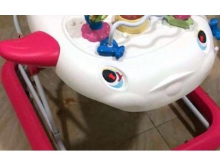 
                        مشاية اطفال                                            