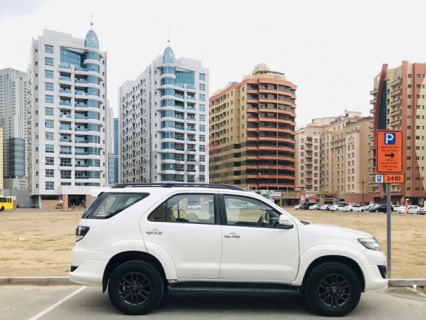 toyota-fortuner-trd-40-v6-model-2015-gcc-specs-bluetooth-cruise-control-7-seats-big-8