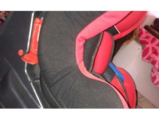 
                        كرسي سيارة للاطفال بحالة جيدة جداً                                            