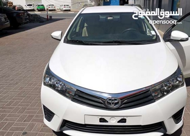 toyota-korola-2015-se-big-7