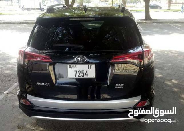 toyota-rav-4-2018-sharjah-big-10