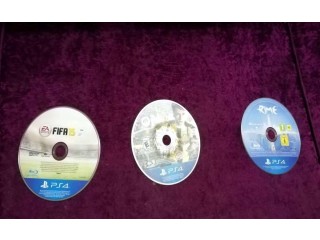 
                        ‏بلاستيشن 4                                            