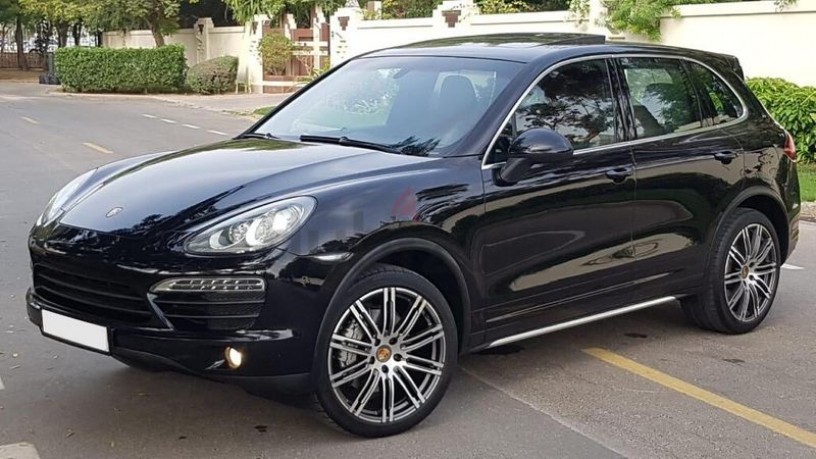 elite-black-porsche-cayenne-s-v8-highest-options-100-accidents-free-carbon-fiber-edition-big-13