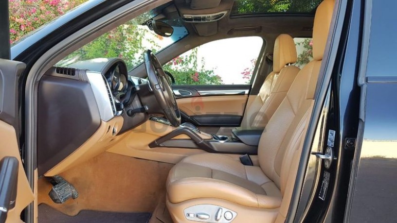 elite-black-porsche-cayenne-s-v8-highest-options-100-accidents-free-carbon-fiber-edition-big-4