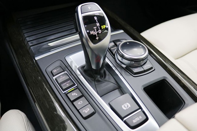 bmw-x5-50i-2014-gcc-warrantyfsh-big-7