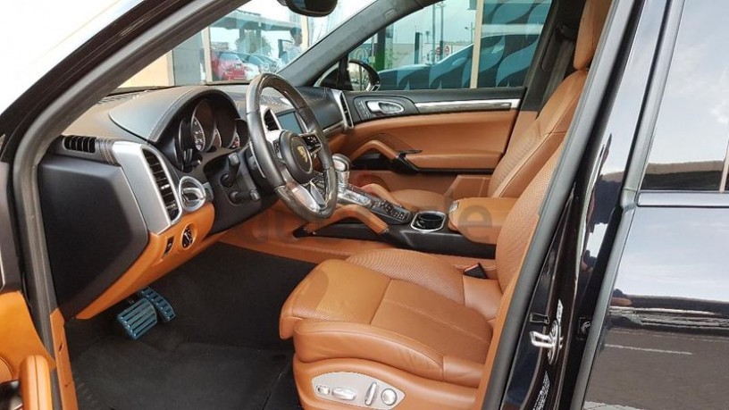 2016-porsche-cayenne-gts-gcc-big-3