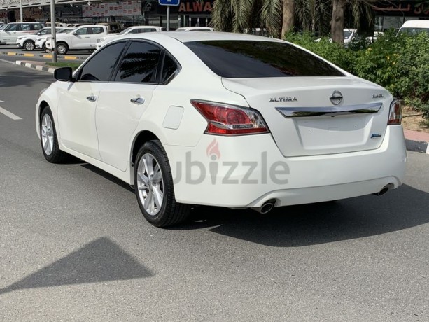 nissan-altima-sv-25l-gcc-big-5