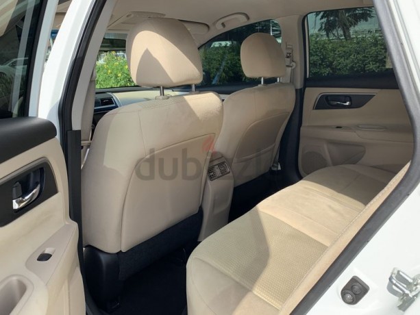 nissan-altima-sv-25l-gcc-big-4