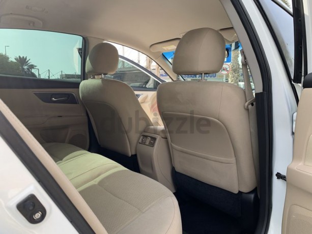nissan-altima-sv-25l-gcc-big-2