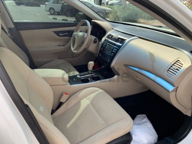 nissan-altima-sv-25l-gcc-big-1