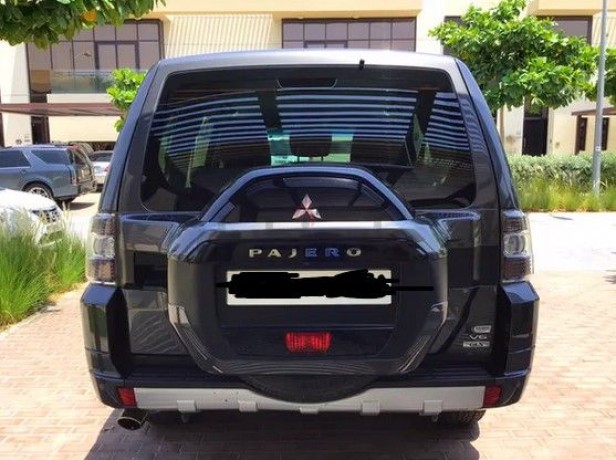 2017-pajero-gcc-great-condition-big-0