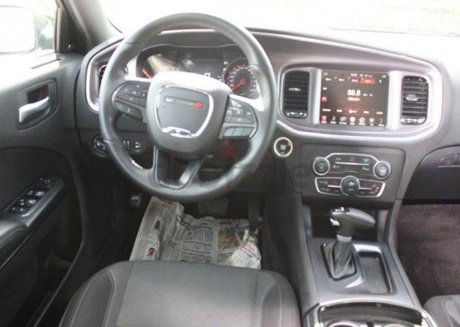 2017-dodge-charger-sxt-v6-gcc-big-7