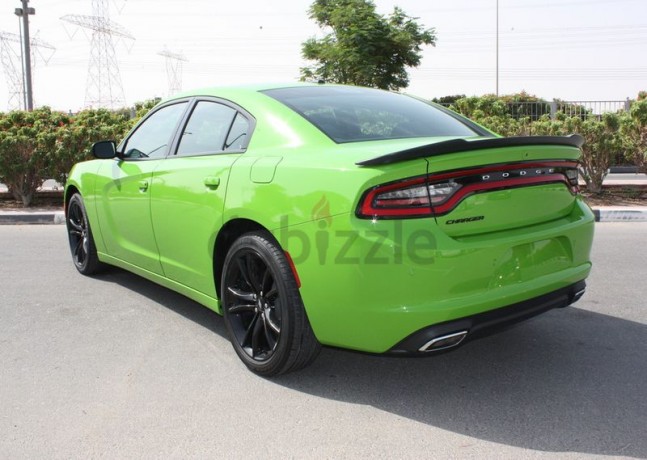 2017-dodge-charger-sxt-v6-gcc-big-2