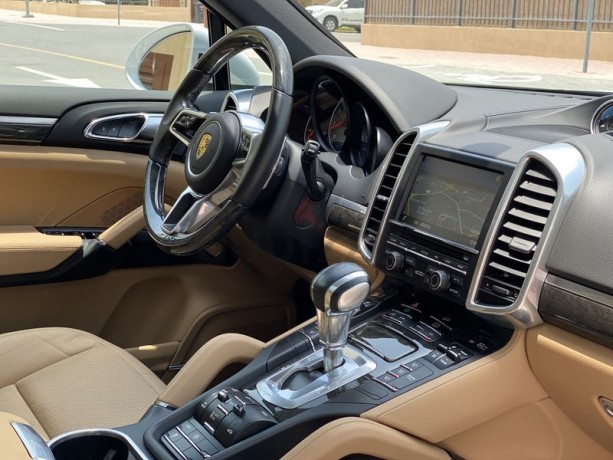 sold-under-warranty-porsche-cayenne-s-2016-gcc-spec-very-low-mileage-big-1