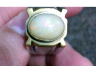 
                        خاتم اوبال ابيض مع فضة راقية                                            