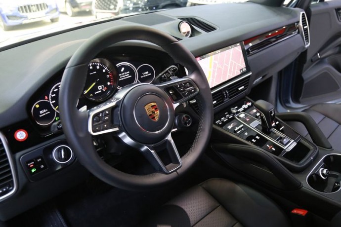 brand-new-2019-porsche-cayenne-e-hybrid-gcc-specs-under-warranty-big-14