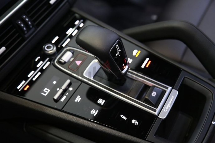 brand-new-2019-porsche-cayenne-e-hybrid-gcc-specs-under-warranty-big-13