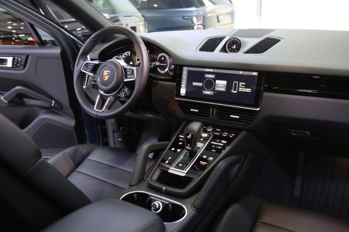 brand-new-2019-porsche-cayenne-e-hybrid-gcc-specs-under-warranty-big-11