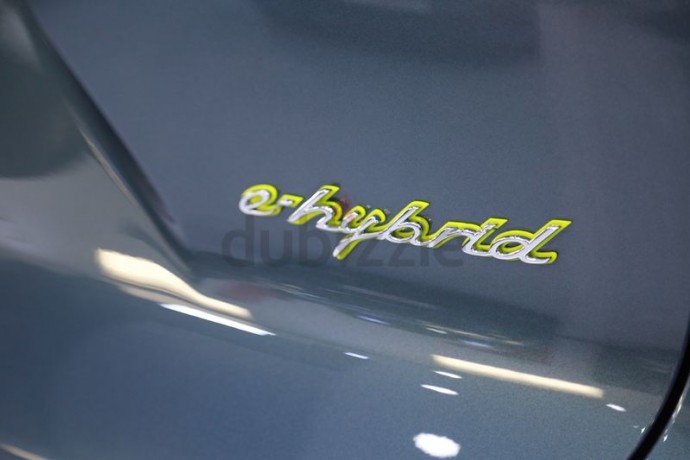 brand-new-2019-porsche-cayenne-e-hybrid-gcc-specs-under-warranty-big-3