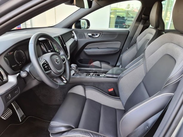 2020-xc60-t6-r-design-awd-demo-car-big-9