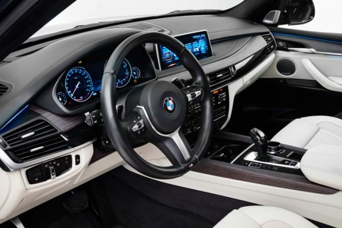 bmw-x5-xdrive-50i-7-seater-top-spec-dealer-warranty-and-service-contract-big-0